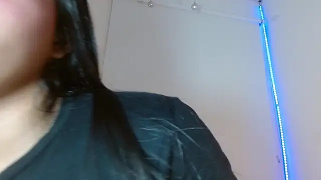 Snapshot of Roxy_Stonee chatting on October 2025 07:27:01 PM Roxy Stonee online show from October 2025 07:27:01 PM