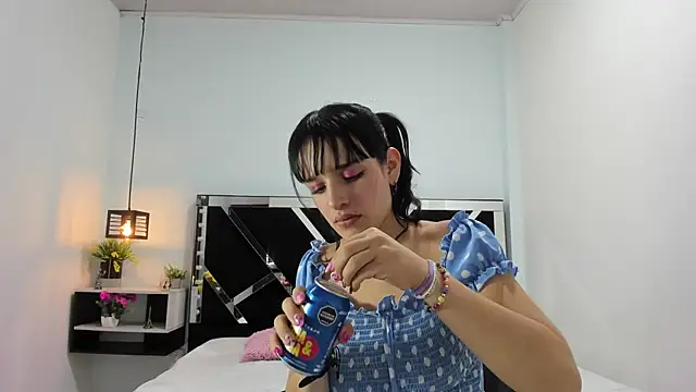 Annyrosee online show from March 2025 08:00:02 PM