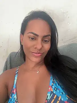 Vivymarques online show from February 2025 08:04:01 PM