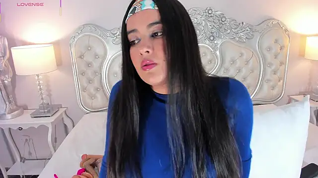 LinnaEvanson online show from November 2025 04:24:02 AM