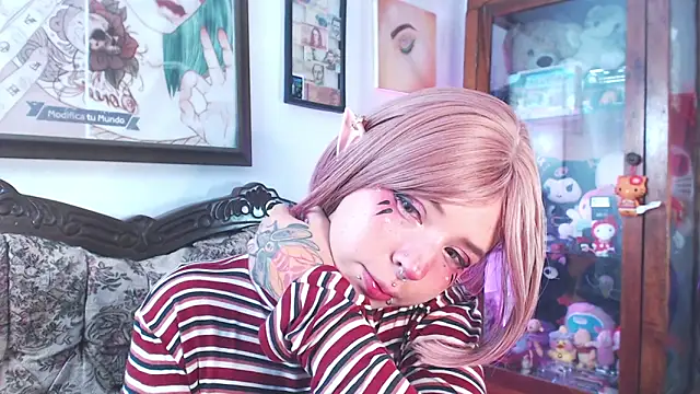 Snapshot of AriYokai chatting on October 2025 01:17:02 AM AriYokai online show from October 2025 01:17:02 AM