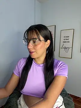 Snapshot of megan_cl chatting on February 2025 02:59:01 PM megan cl online show from February 2025 02:59:01 PM