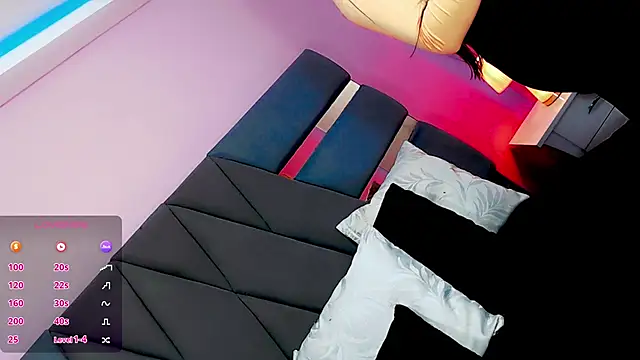 Dalis Hills online show from October 2025 12:22:02 PM