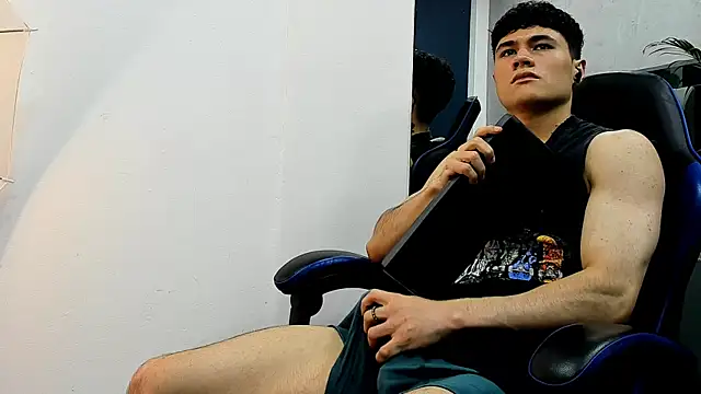 Snapshot of roan_birkin chatting on October 2025 07:31:01 PM roan birkin online show from October 2025 07:31:01 PM