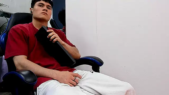 Snapshot of roan_birkin chatting on October 2025 07:33:02 PM roan birkin online show from October 2025 07:33:02 PM