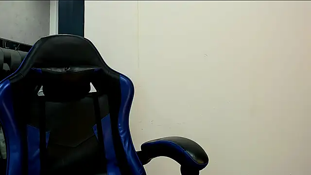 Snapshot of roan_birkin chatting on October 2025 08:44:02 PM roan birkin online show from October 2025 08:44:02 PM