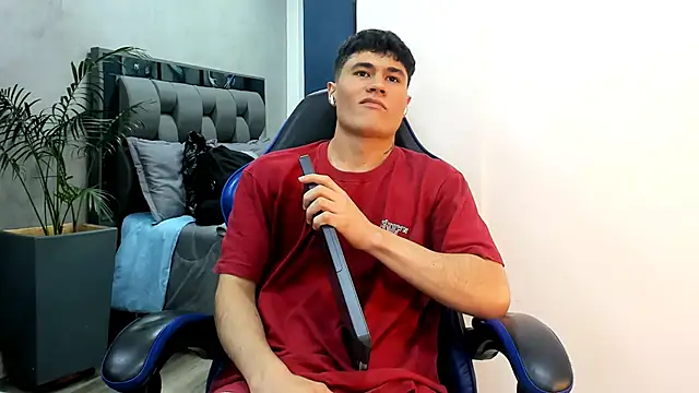 Snapshot of roan_birkin chatting on November 2025 07:57:02 PM roan birkin online show from November 2025 07:57:02 PM