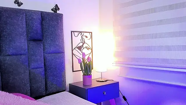 Snapshot of Violetta_Ficher chatting on November 2025 02:21:01 AM Violetta Ficher online show from November 2025 02:21:01 AM