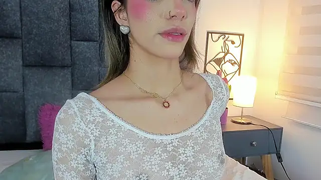 Snapshot of Violetta_Ficher chatting on November 2025 02:32:01 AM Violetta Ficher online show from November 2025 02:32:01 AM