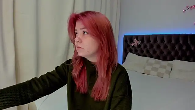 Ella Mayers online show from September 2025 12:21:02 PM