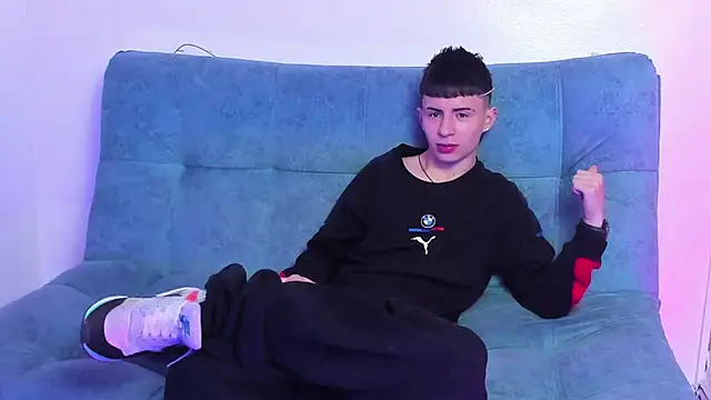 Stivarfox21 online show from February 2025 07:56:02 AM