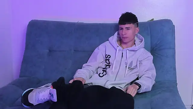 Stivarfox21 online show from February 2025 03:50:02 AM