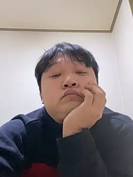 offwhite777 online show from February 2025 08:54:01 PM