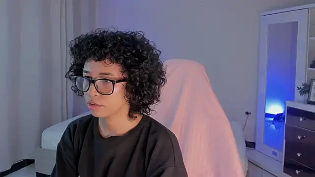 leahaltomm online show from February 2025 10:48:02 AM