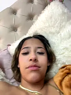 Snapshot of vicky_bass chatting on October 2025 04:10:01 AM vicky bass online show from October 2025 04:10:01 AM