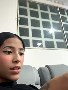 Snapshot of vicky_bass chatting on October 2025 04:01:02 AM vicky bass online show from October 2025 04:01:02 AM