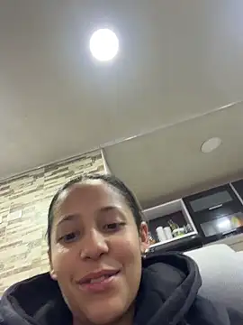 Snapshot of vicky_bass chatting on November 2025 06:08:02 AM vicky bass online show from November 2025 06:08:02 AM