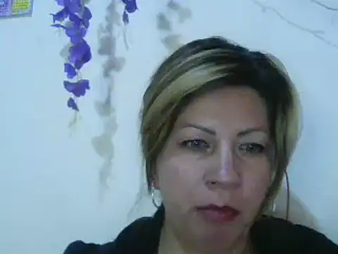xxsexycutexxx online show from February 2025 05:04:01 PM