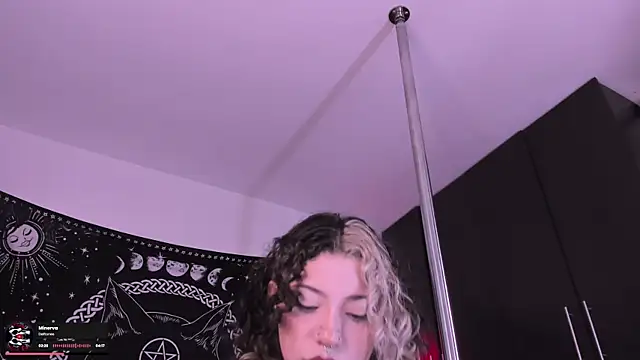 hazellwitch online show from September 2025 05:02:01 PM