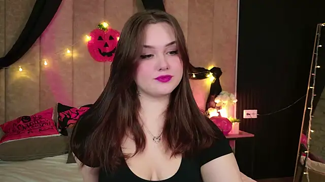 Kendra Parlow online show from October 2025 08:53:02 PM