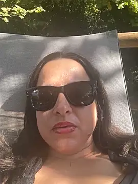 Snapshot of laarti chatting on October 2025 12:25:01 PM laarti online show from October 2025 12:25:01 PM