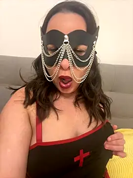 Snapshot of laarti chatting on November 2025 12:49:01 PM laarti online show from November 2025 12:49:01 PM