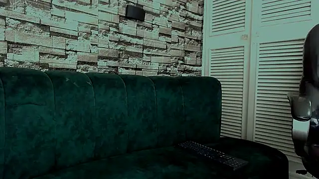 Snapshot of LittleFiree chatting on February 2025 07:40:01 AM LittleFiree online show from February 2025 07:40:01 AM