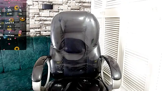 Snapshot of LittleFiree chatting on February 2025 08:11:02 AM LittleFiree online show from February 2025 08:11:02 AM