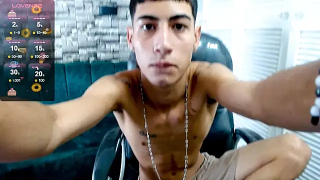 Snapshot of LittleFiree chatting on February 2025 04:04:01 AM LittleFiree online show from February 2025 04:04:01 AM