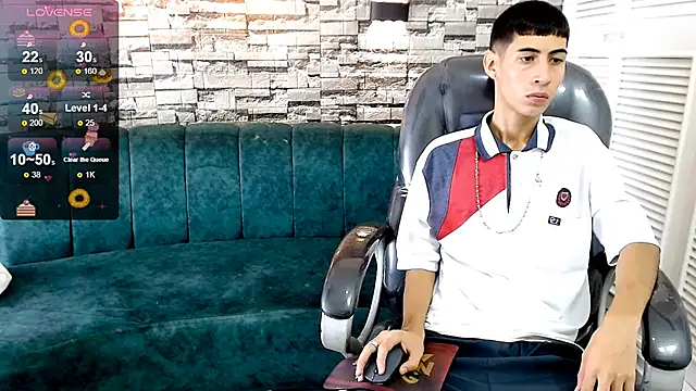 Snapshot of LittleFiree chatting on February 2025 05:01:01 AM LittleFiree online show from February 2025 05:01:01 AM