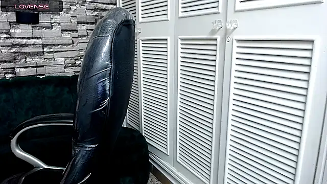 Snapshot of LittleFiree chatting on March 2025 04:08:02 AM LittleFiree online show from March 2025 04:08:02 AM