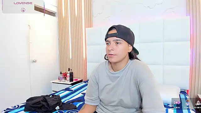 Liiam smith  online show from October 2025 06:28:02 PM