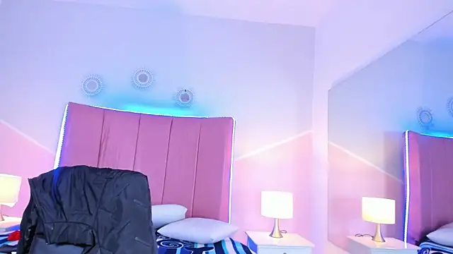 Liiam smith  online show from October 2025 01:23:01 PM