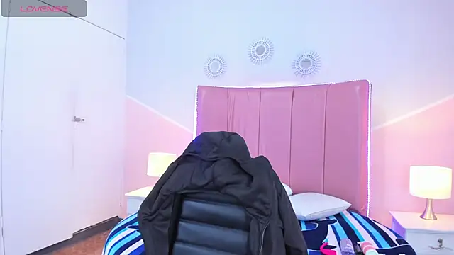 Liiam smith  online show from October 2025 12:38:01 PM