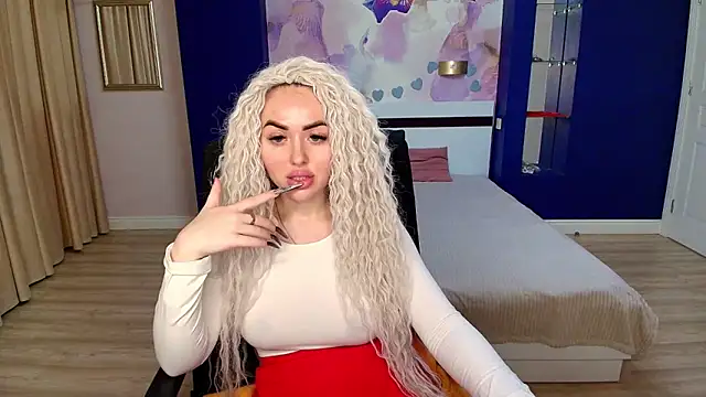 Snapshot of MissisCaty chatting on November 2025 07:24:01 PM MissisCaty online show from November 2025 07:24:01 PM