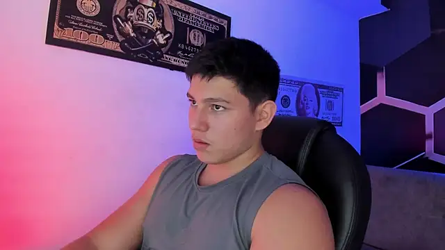 JamesCr  online show from September 2025 03:00:01 AM