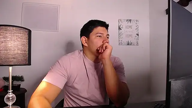 JamesCr  online show from October 2025 10:56:02 AM