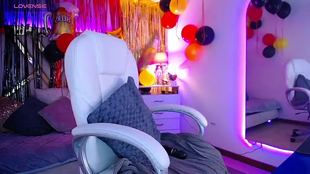 Alexaamoon  online show from September 2025 03:38:02 PM