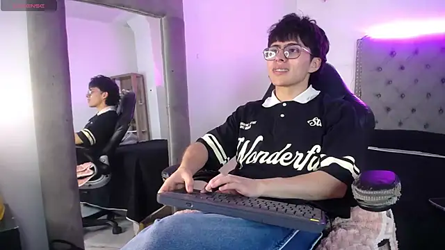 PepperTwink online show from September 2025 04:18:01 PM