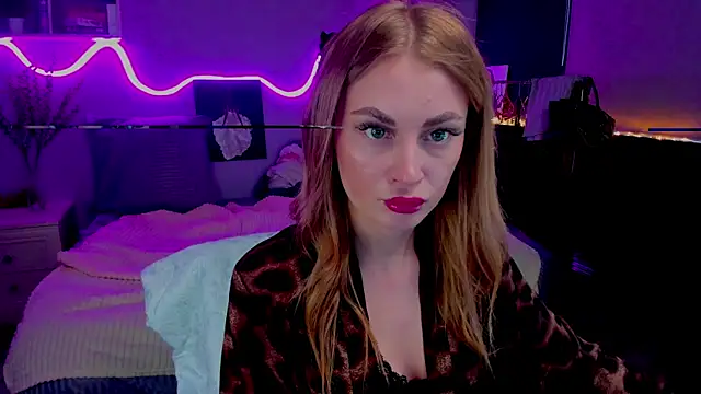 Snapshot of AnitaLamb chatting on February 2025 05:03:02 AM AnitaLamb online show from February 2025 05:03:02 AM