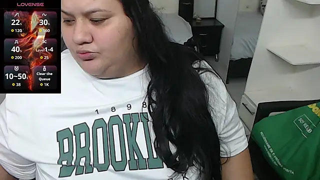 Snapshot of Aaliyah11 chatting on October 2025 02:01:02 AM Aaliyah11 online show from October 2025 02:01:02 AM