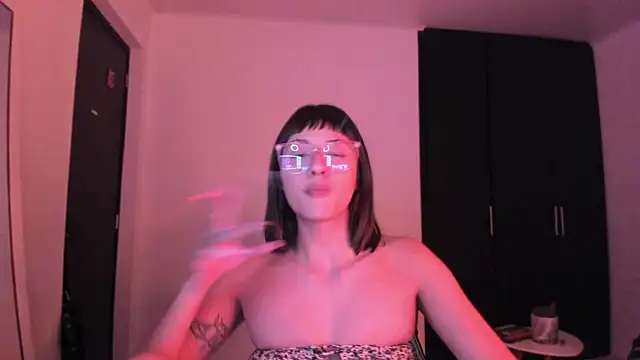 Snapshot of ggor4w33 chatting on October 2025 11:14:01 PM ggor4w33 online show from October 2025 11:14:01 PM