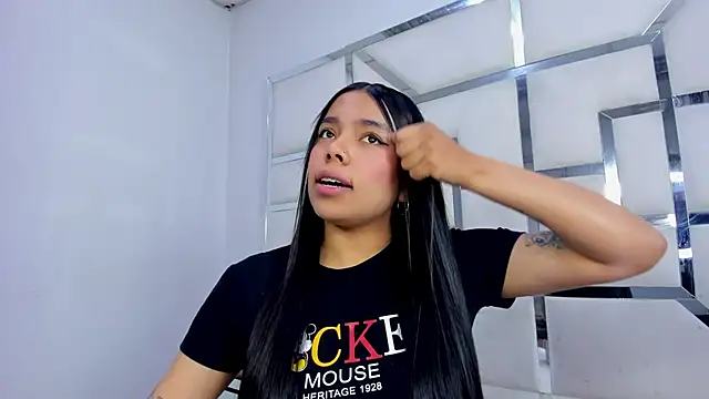 ZoeWan69 online show from October 2025 11:32:02 AM