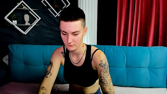 LindaBryantt online show from February 2025 01:38:01 PM