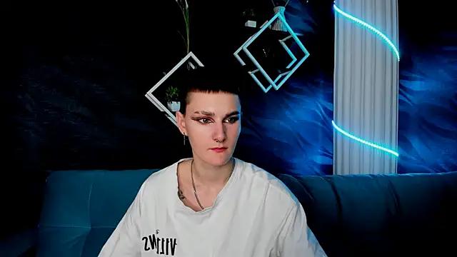 LindaBryantt online show from March 2025 10:33:02 AM