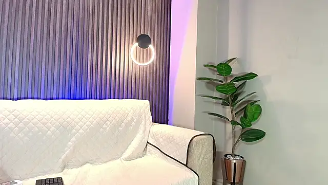 ariana jhonson1 online show from March 2025 07:25:01 PM