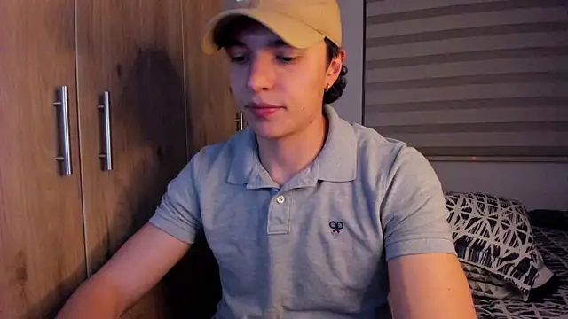 Snapshot of Mastrangelo_xxx chatting on October 2025 04:10:02 AM Mastrangelo xxx online show from October 2025 04:10:02 AM