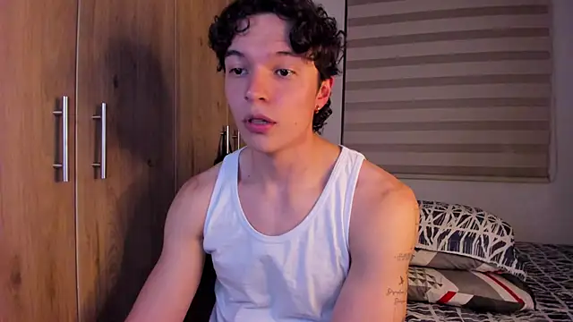 Snapshot of Mastrangelo_xxx chatting on October 2025 04:57:02 AM Mastrangelo xxx online show from October 2025 04:57:02 AM