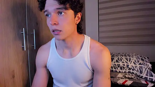 Snapshot of Mastrangelo_xxx chatting on October 2025 02:52:01 AM Mastrangelo xxx online show from October 2025 02:52:01 AM