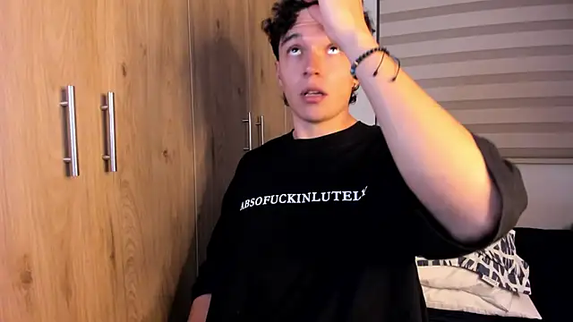 Snapshot of Mastrangelo_xxx chatting on November 2025 12:42:02 AM Mastrangelo xxx online show from November 2025 12:42:02 AM